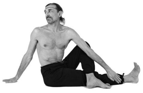 Exercise twisting marichiasan